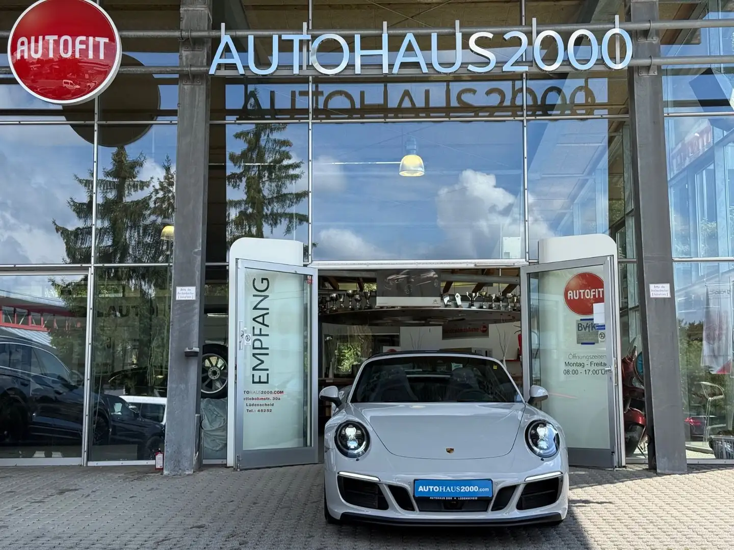 Porsche 991 Targa 4 GTS/KREIDE/LED/18-WEG/SP-DES/SP-AB/ Gris - 2