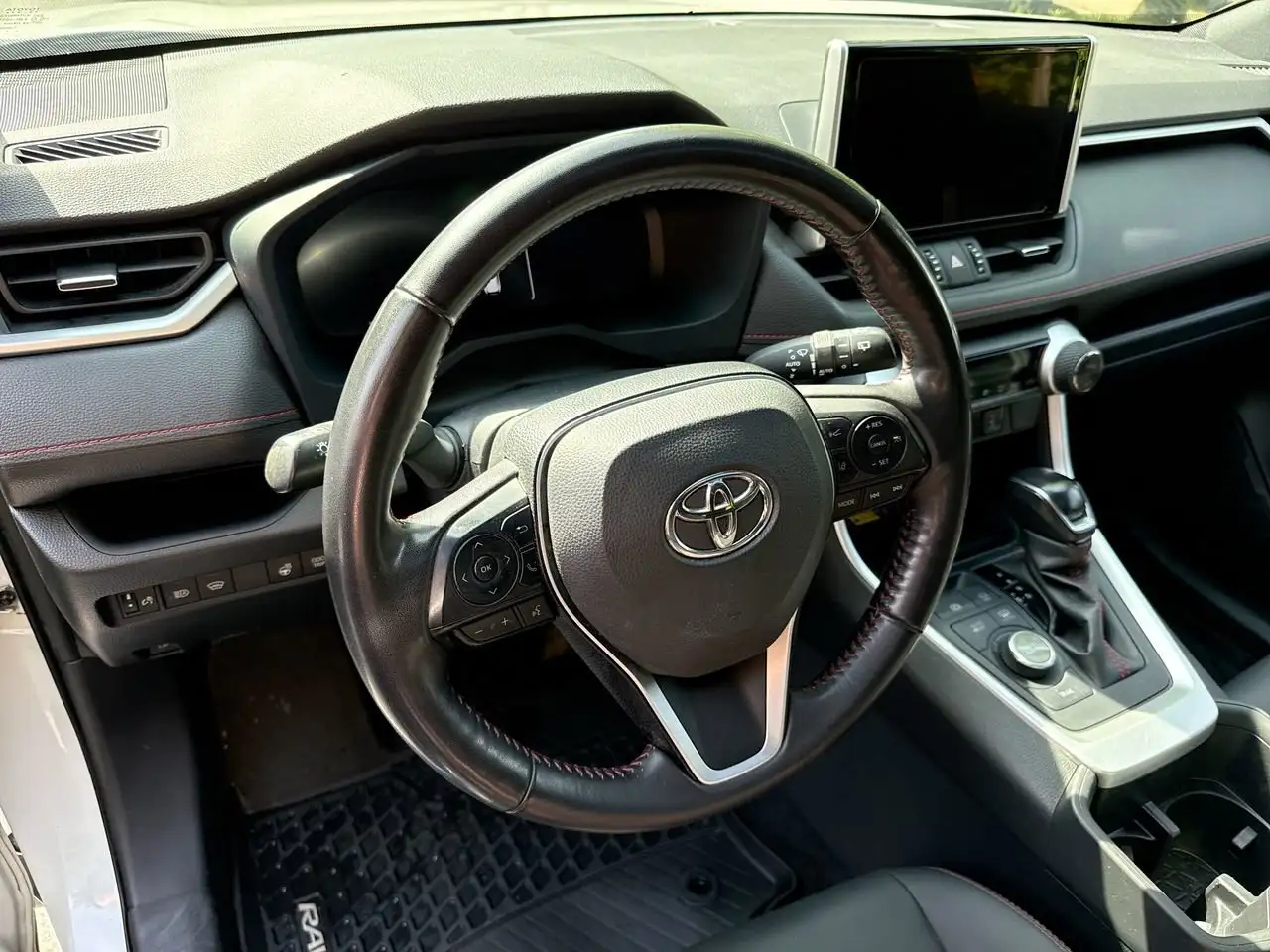 Toyota RAV 4 Prime снимка Toyota RAV 4 Prime