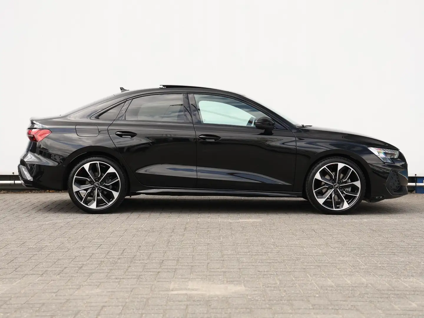 Audi A3 Limousine S edition 35 TFSI | Head Up | Pano | Ele - 2