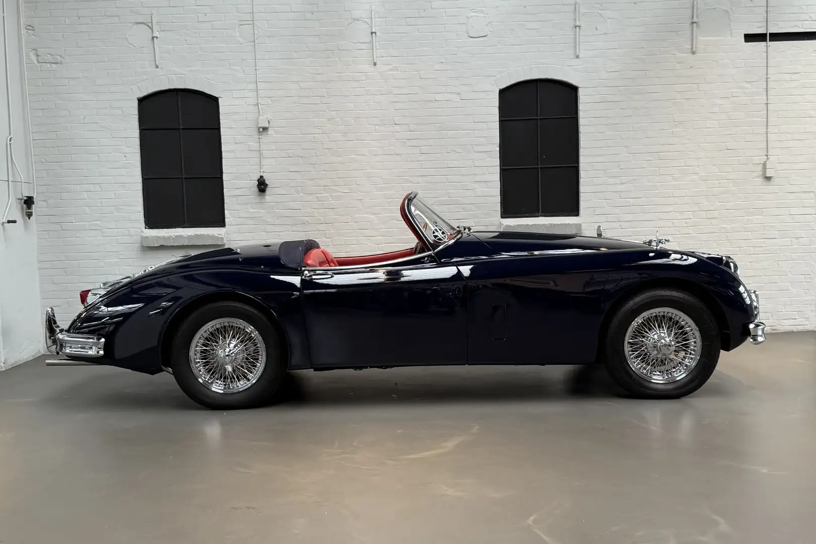 Jaguar XK 150 ROADSTER 3.8 "S" Rebuild 265bhp Triple carbure Bleu - 2