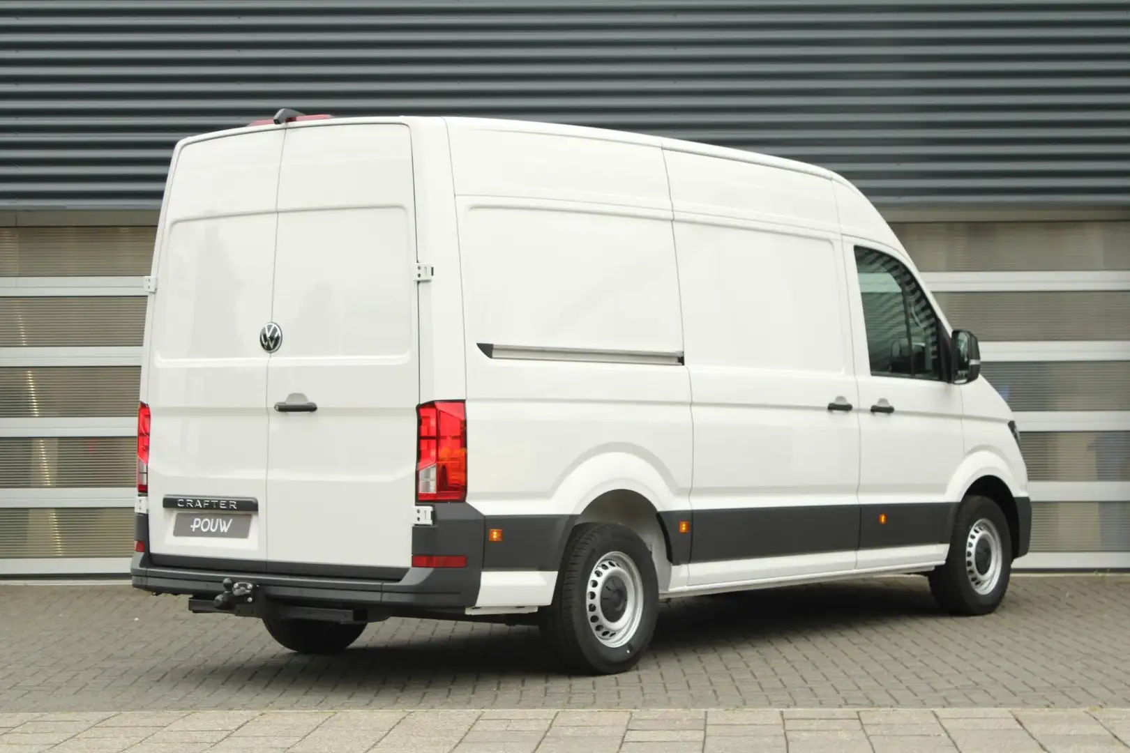 Volkswagen Crafter 35 2.0 177pk TDI L3H3 Trendline Volkswagen Crafter Wit - 2