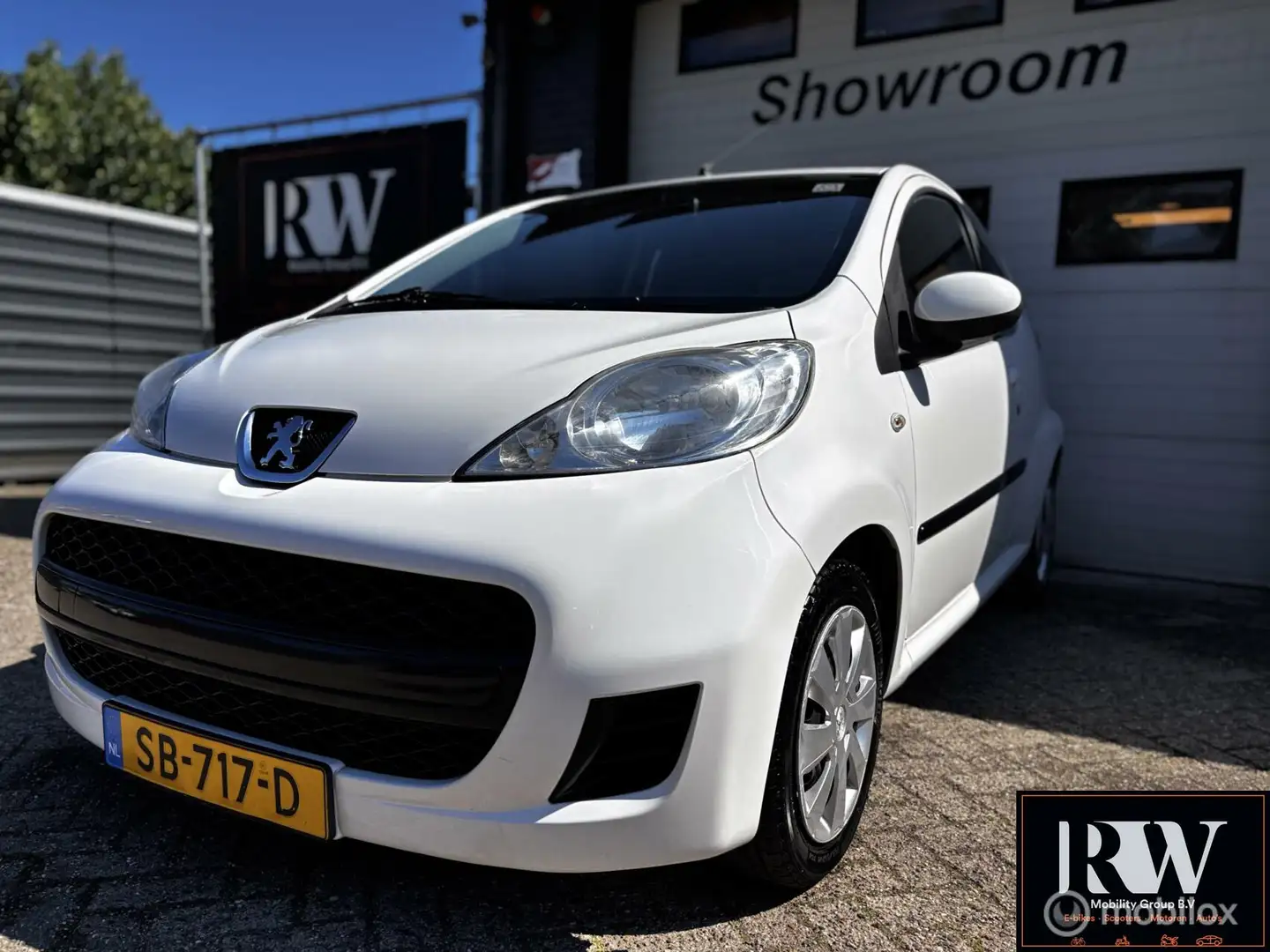 Peugeot 107 1.0-12V Accent met trekhaak en nieuwe apk! Wit - 1