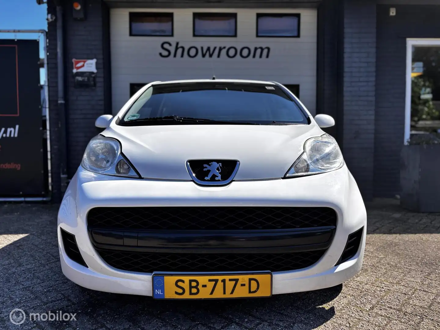 Peugeot 107 1.0-12V Accent met trekhaak en nieuwe apk! Wit - 2
