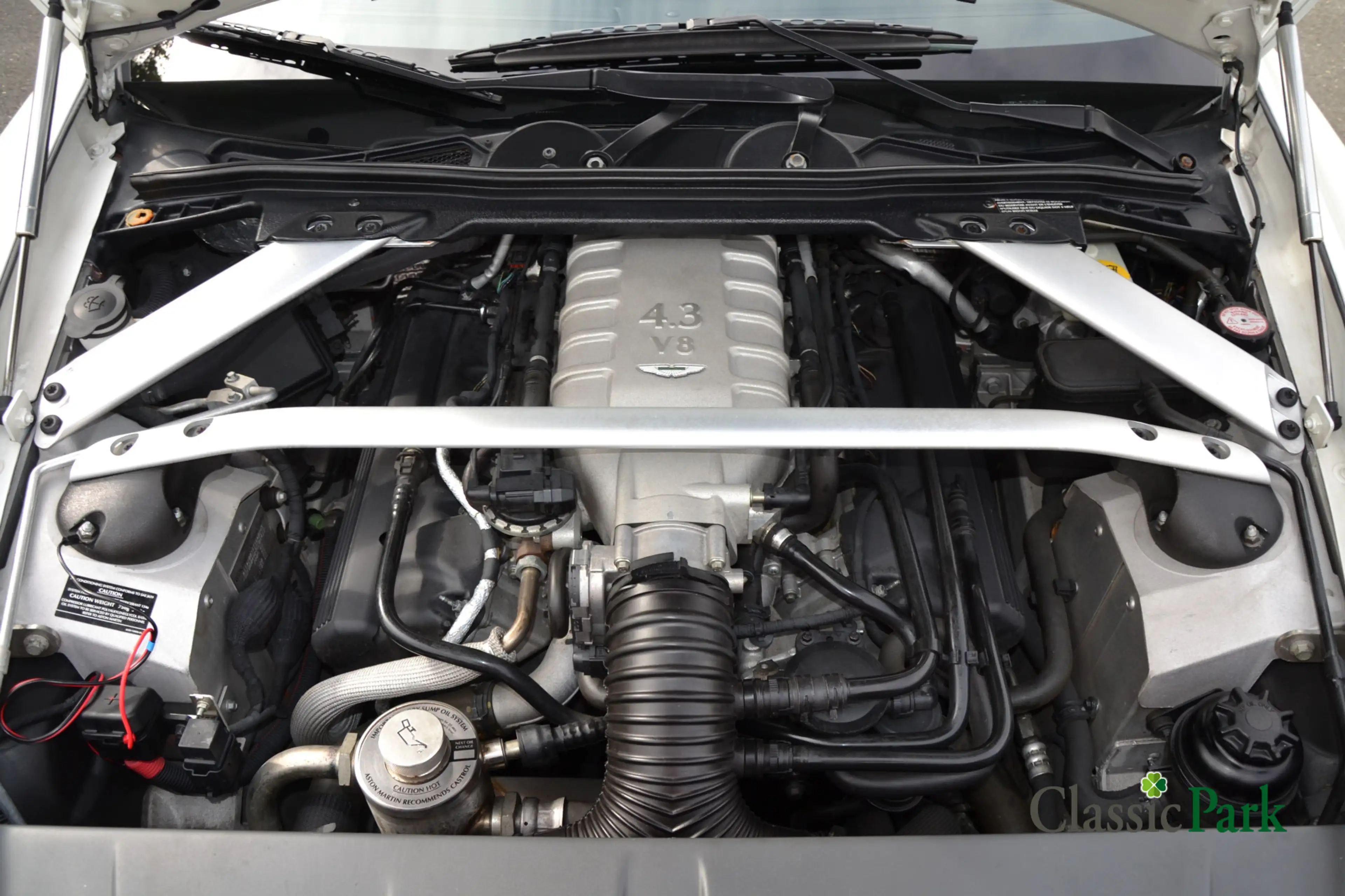 Aston Martin Vantage V8 Roadster — photo 14