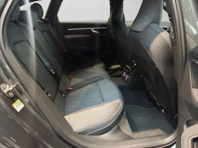 Audi A6 view 6