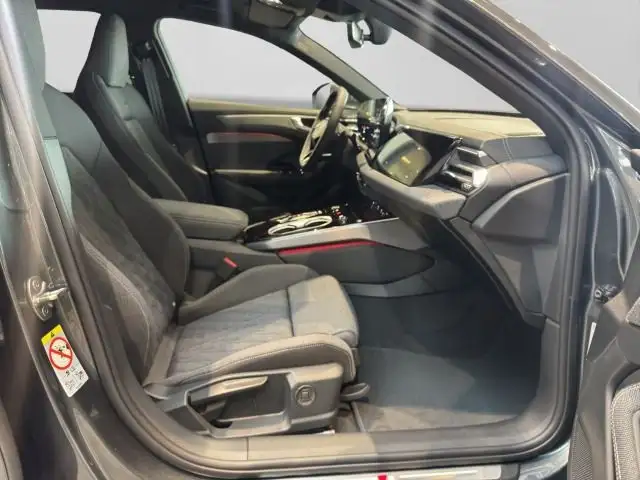 Audi A6 view 4