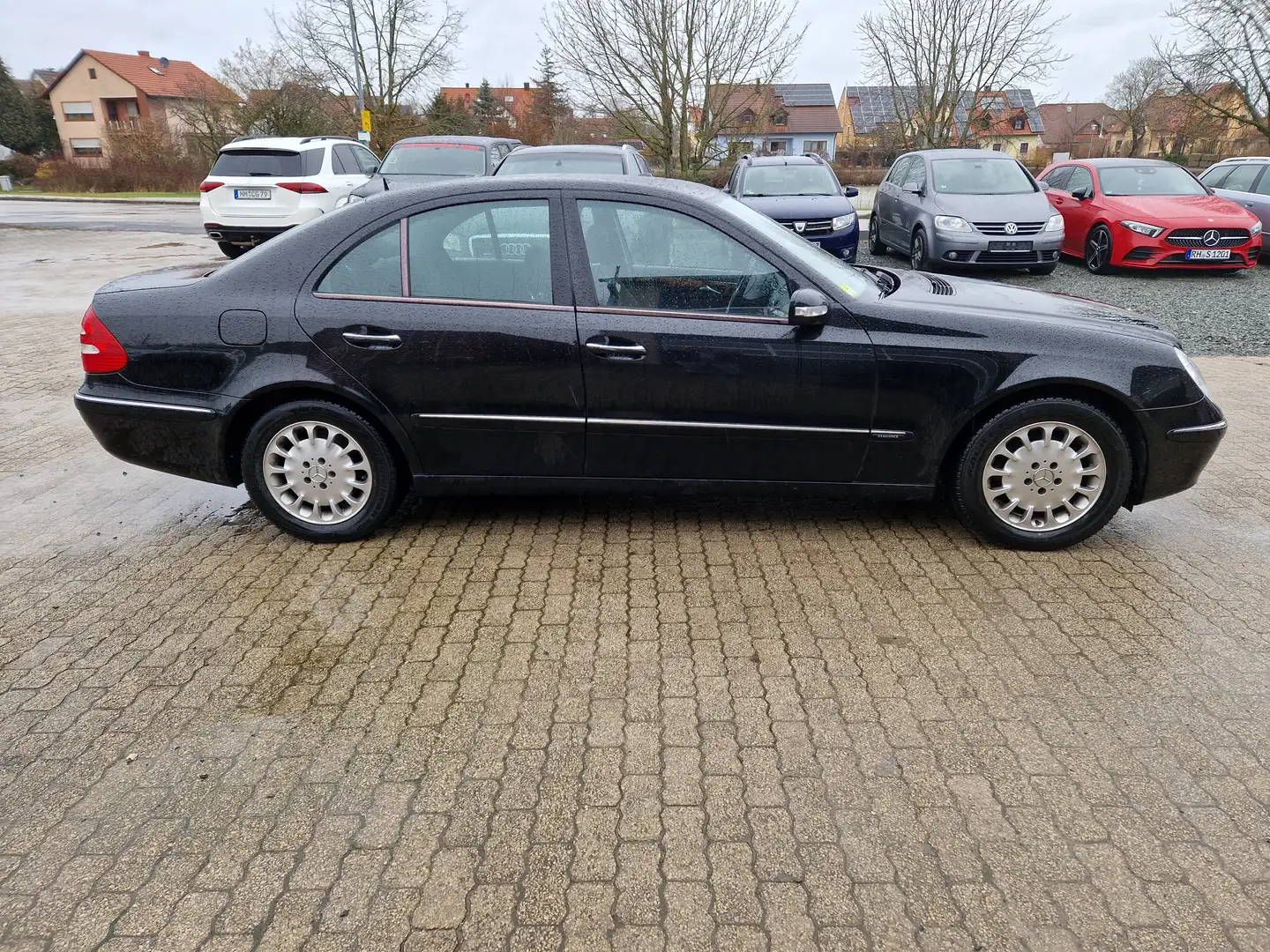 Mercedes-Benz E 270 E 270 CDI Elegance  Automatik  Schiebdach Czarny - 2