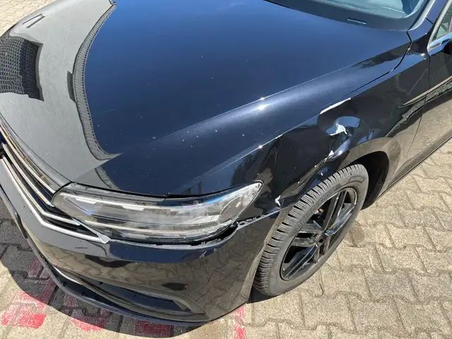 Volkswagen Passat view 7