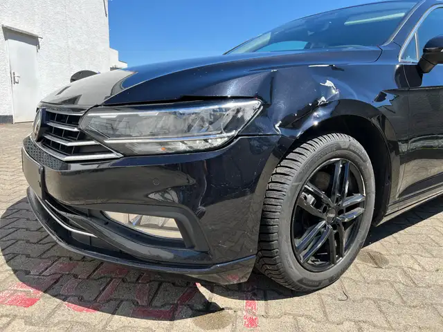 Volkswagen Passat view 6