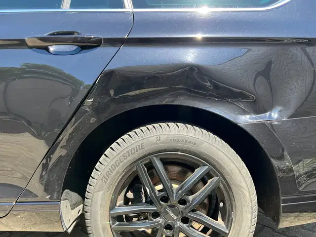 Volkswagen Passat view 10