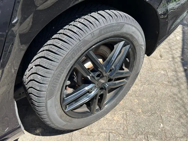Volkswagen Passat view 11