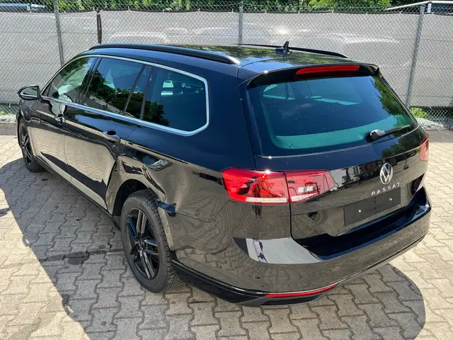 Volkswagen Passat view 12