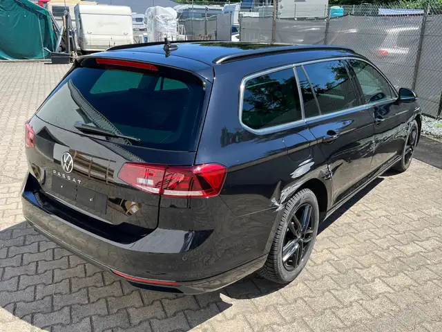 Volkswagen Passat view 13