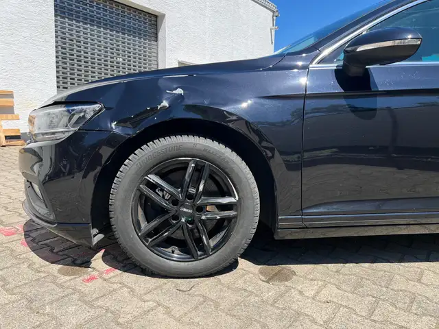 Volkswagen Passat view 8