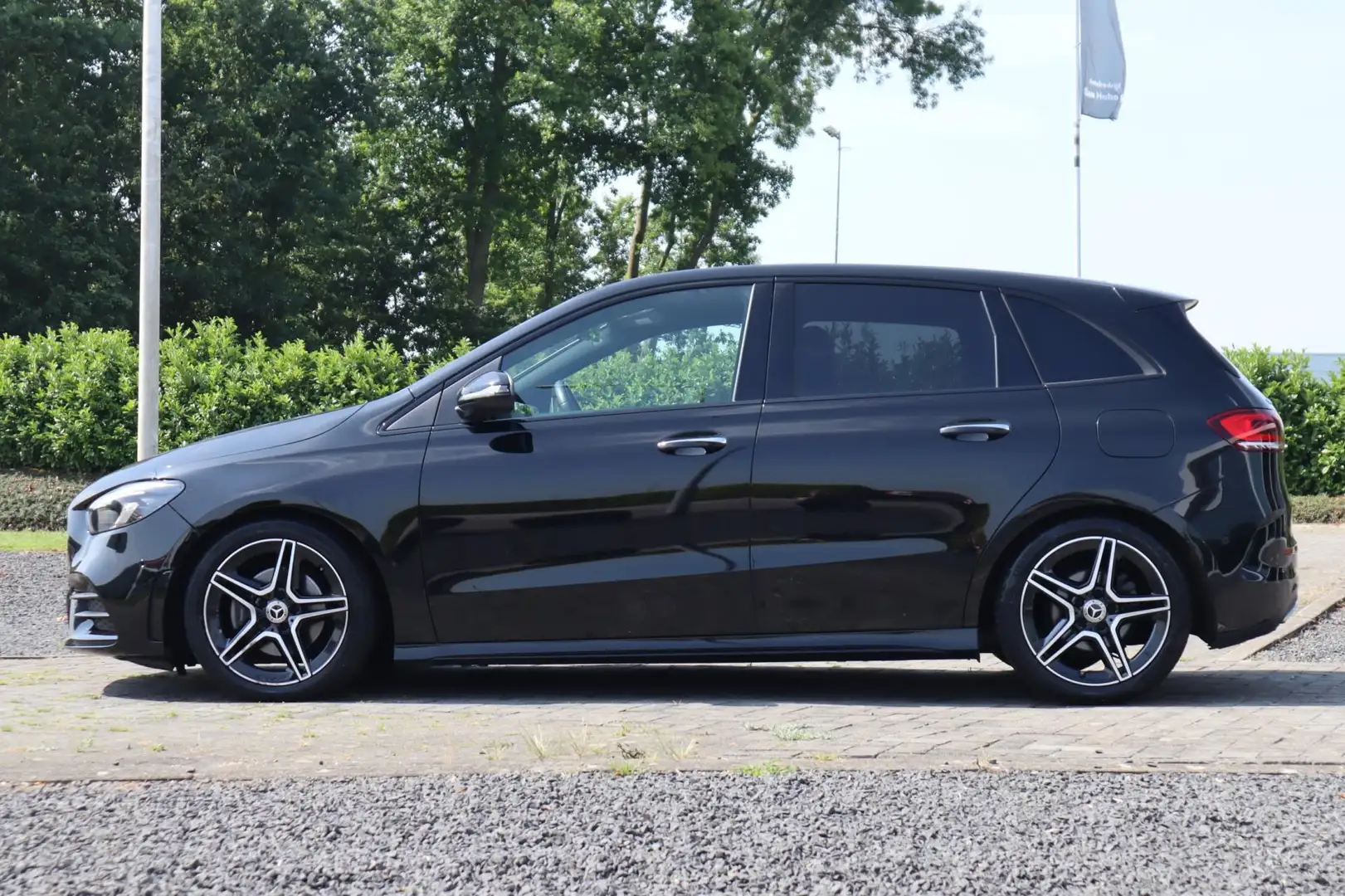 Mercedes-Benz B 180 AMG Sfeerverlichting, Stoelverwarming, Cruisecontr Zwart - 2