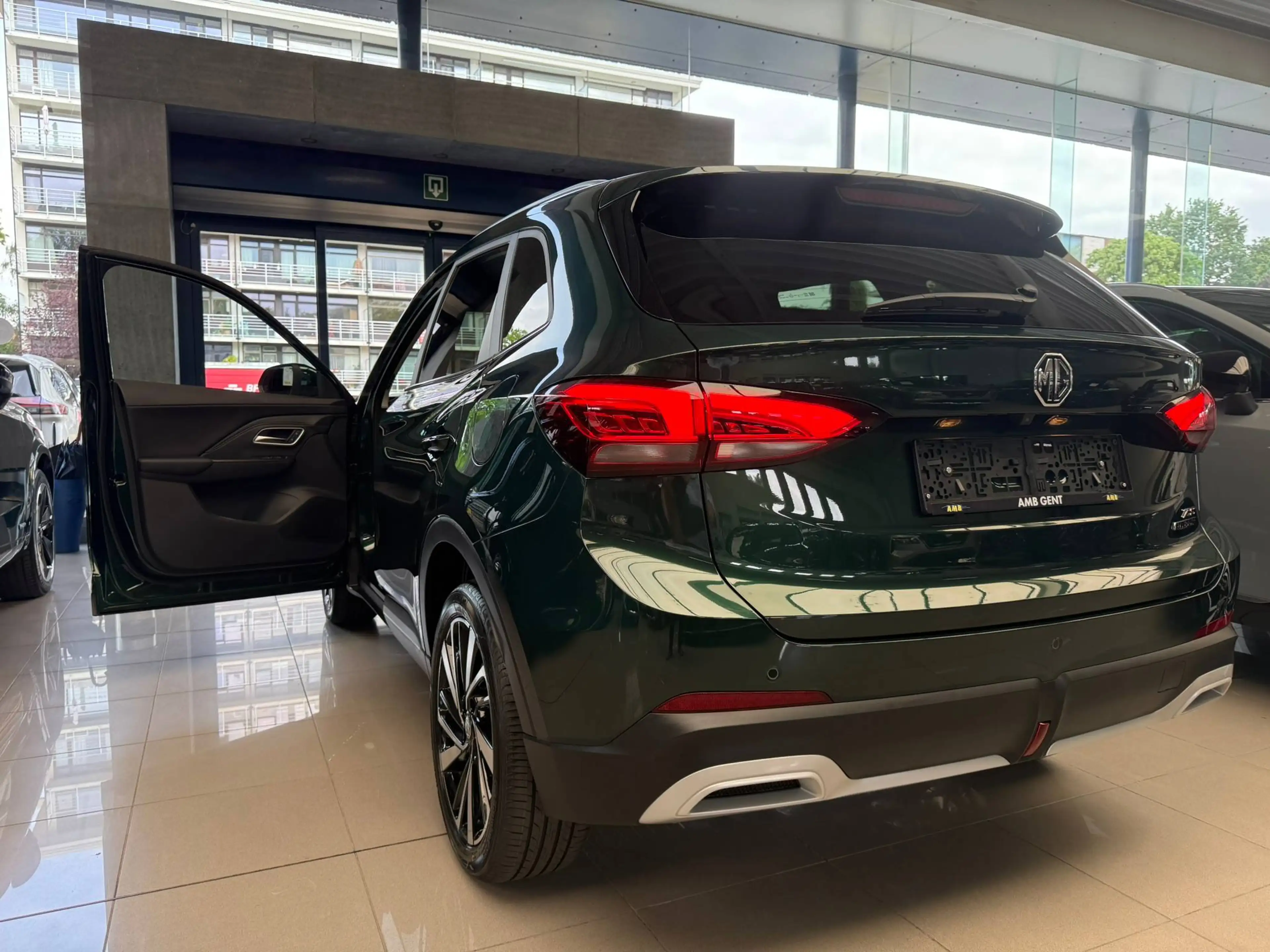 MG ZS 1.5i HYBRID+ 197pk(!!) LUXURY PANODAK LEDER NAVI CAMERA ACC — photo 8