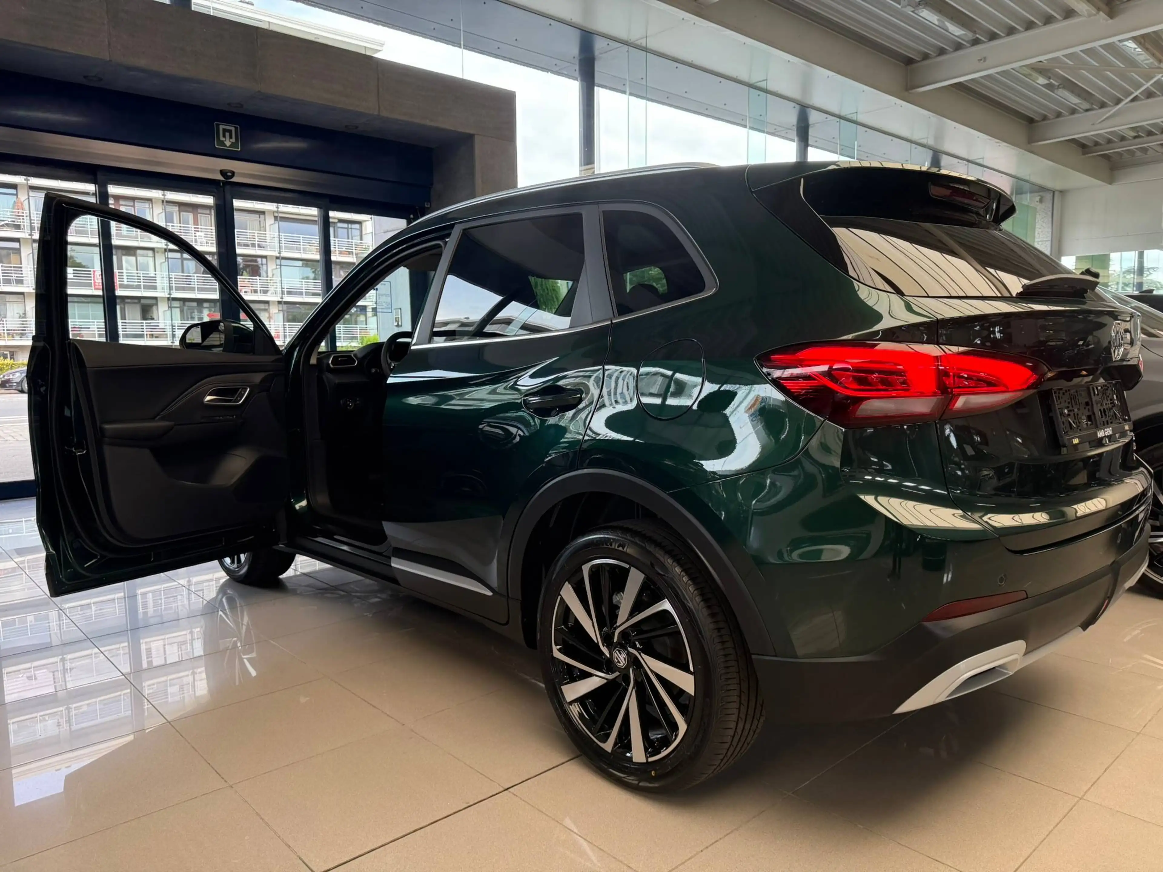 MG ZS 1.5i HYBRID+ 197pk(!!) LUXURY PANODAK LEDER NAVI CAMERA ACC — photo 6