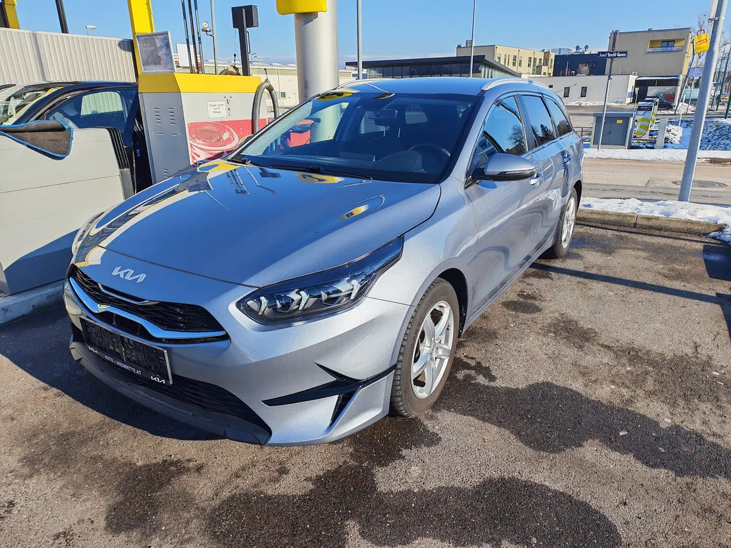 Kia Ceed SW / cee'd SW 1,5 TGDI Gold Ausstattung mit JBL Soundsys Silber - 1