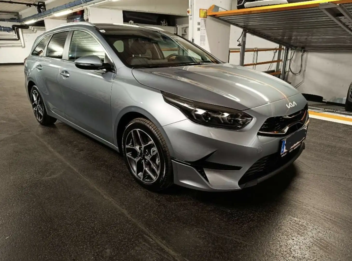 Kia Ceed SW / cee'd SW 1,5 TGDI Gold Ausstattung mit JBL Soundsys Silber - 2