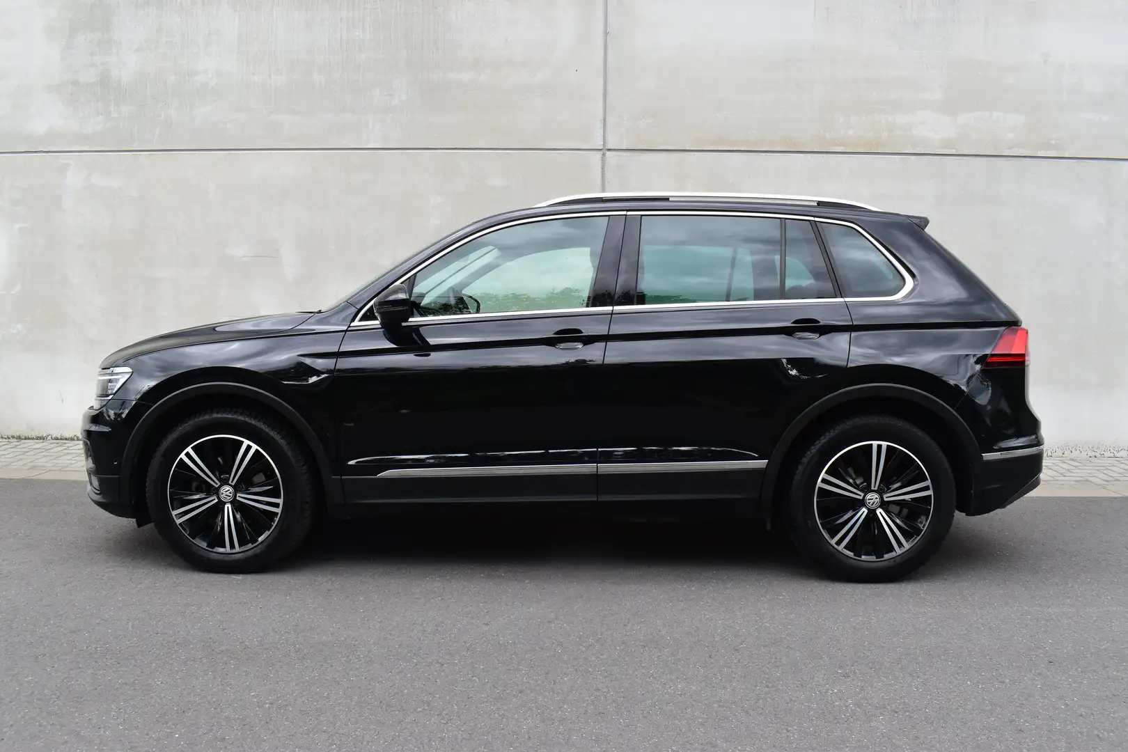 Volkswagen Tiguan 2.0 TDi Highline DSG *Netto 19.725€* - 2