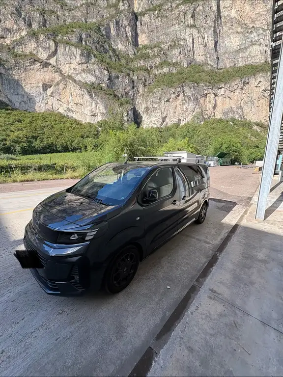 Opel Zafira Life 2025 из Европы — купить под ключ