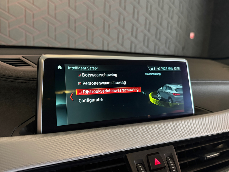 BMW X2 sDrive20i High Exe | M-sport | Head-up — photo 21