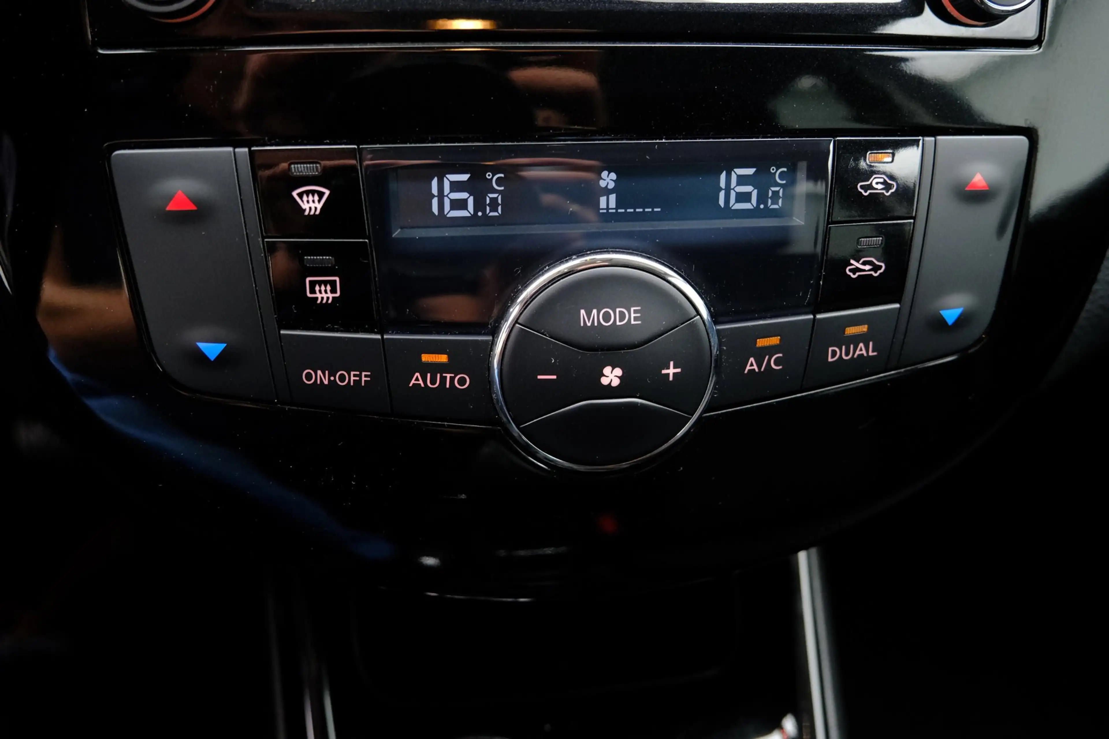 Nissan Pulsar 1.2 DIG-T Connect Edition 17" LMV|Clima|Cam|Navi|T — photo 12