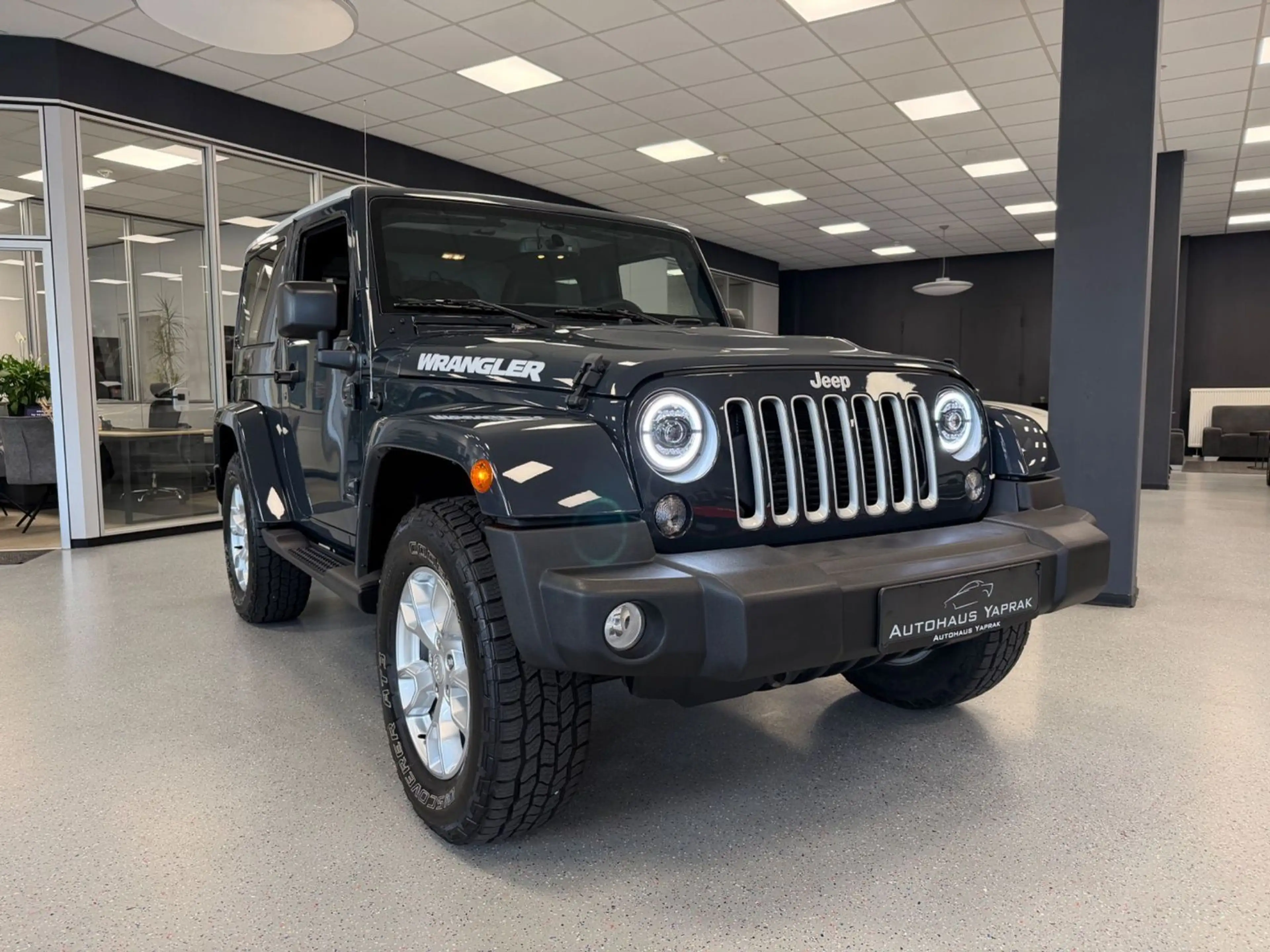 Jeep Wrangler 2,8 CRD Sahara JK Final Edition|4.923km — photo 6