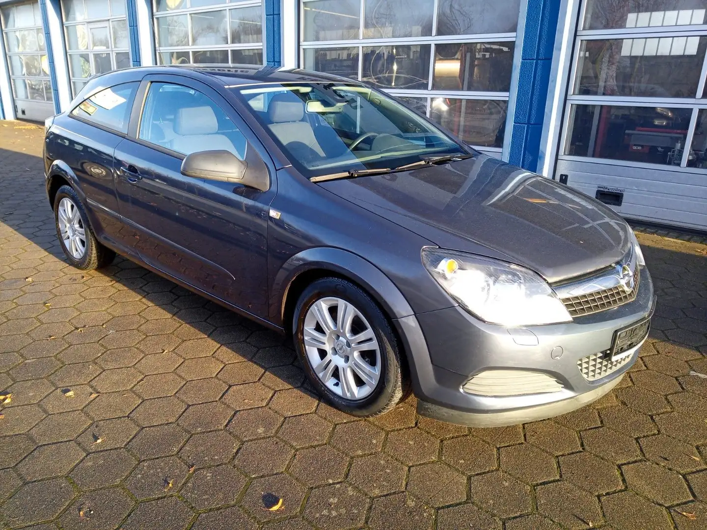 Opel Astra H GTC Edition/HU neu Grau - 1