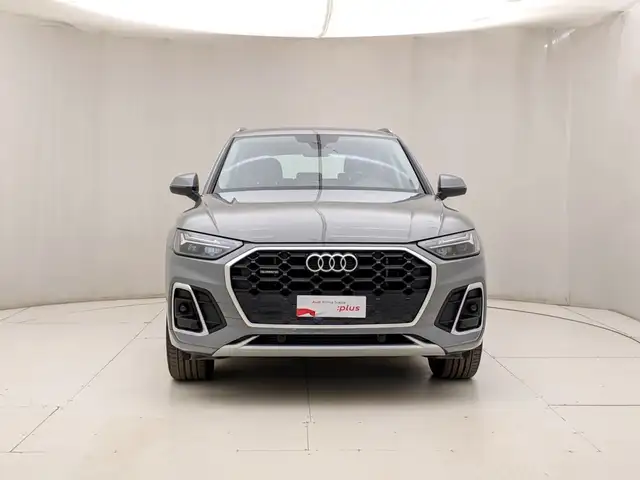 Audi Q5 view 2