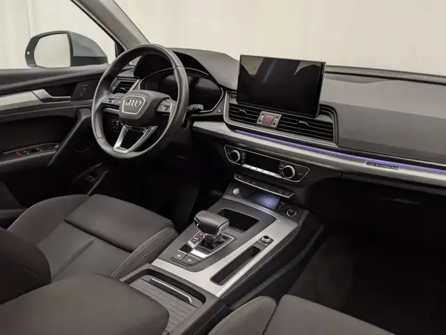 Audi Q5 view 6