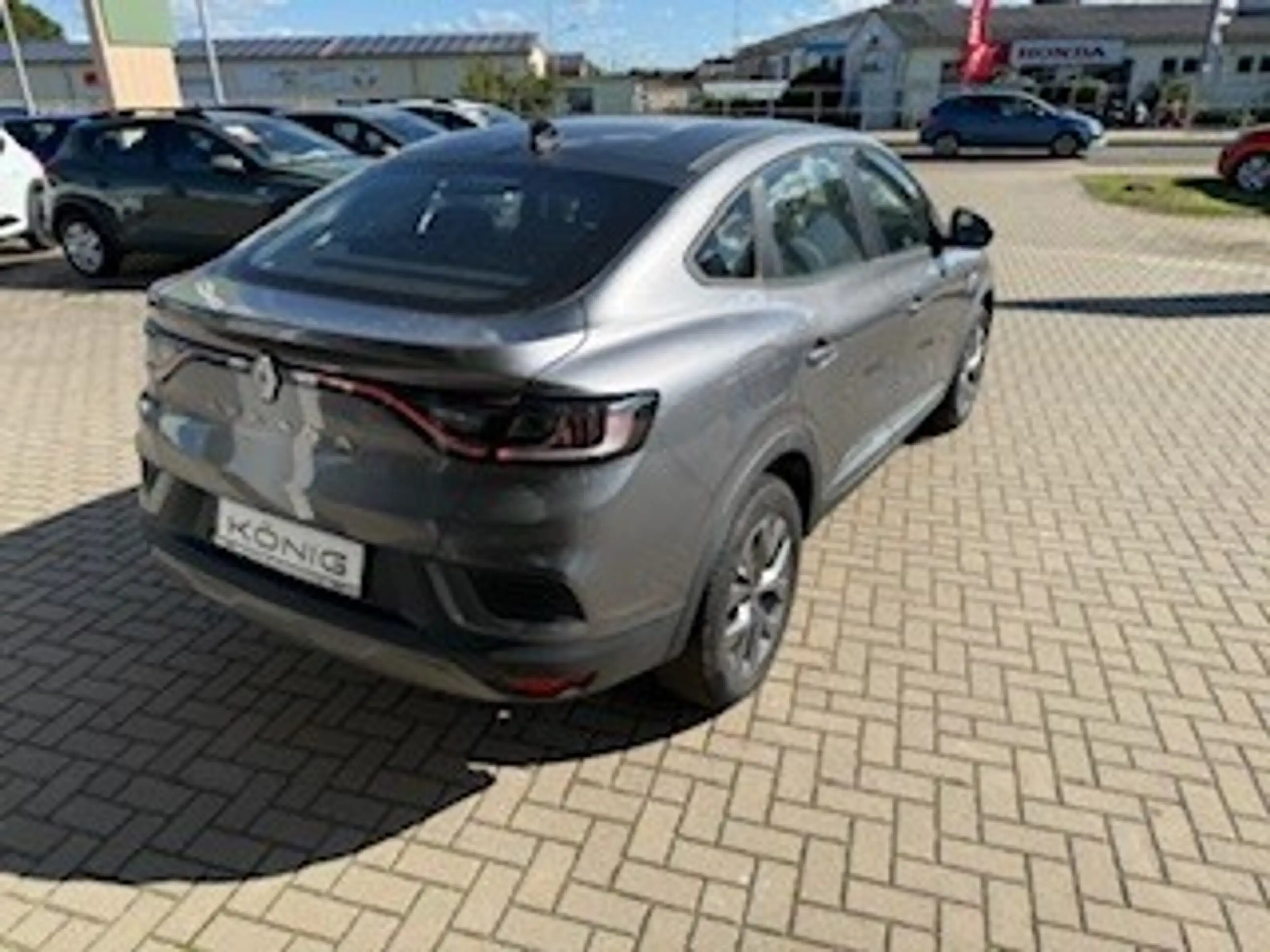 Renault Arkana EVOLUTION Mild Hybrid 140 EDC — photo 3