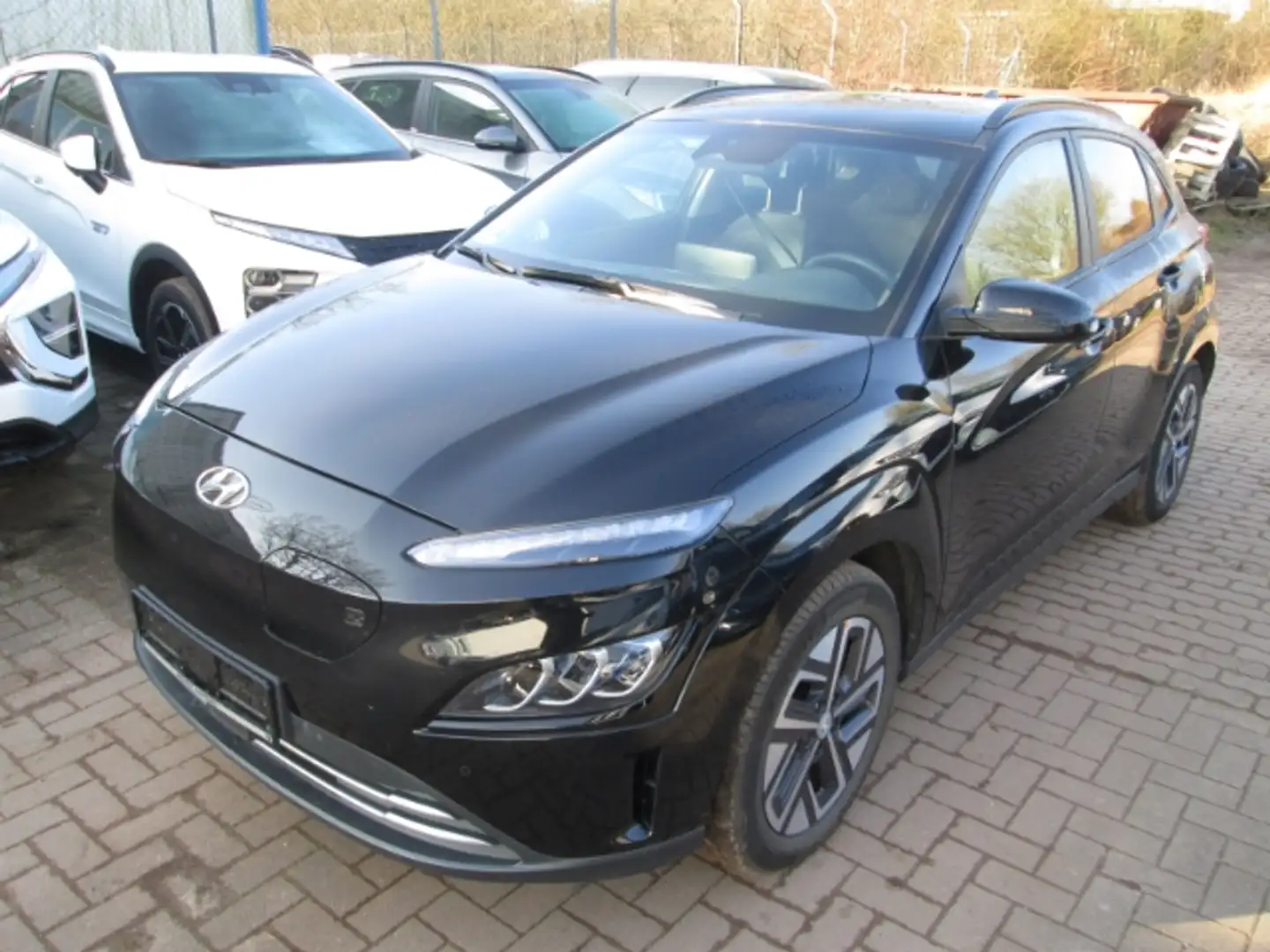Hyundai KONA Trend Elektro 2WD Android Apple CarPlay Navi Schwarz - 2