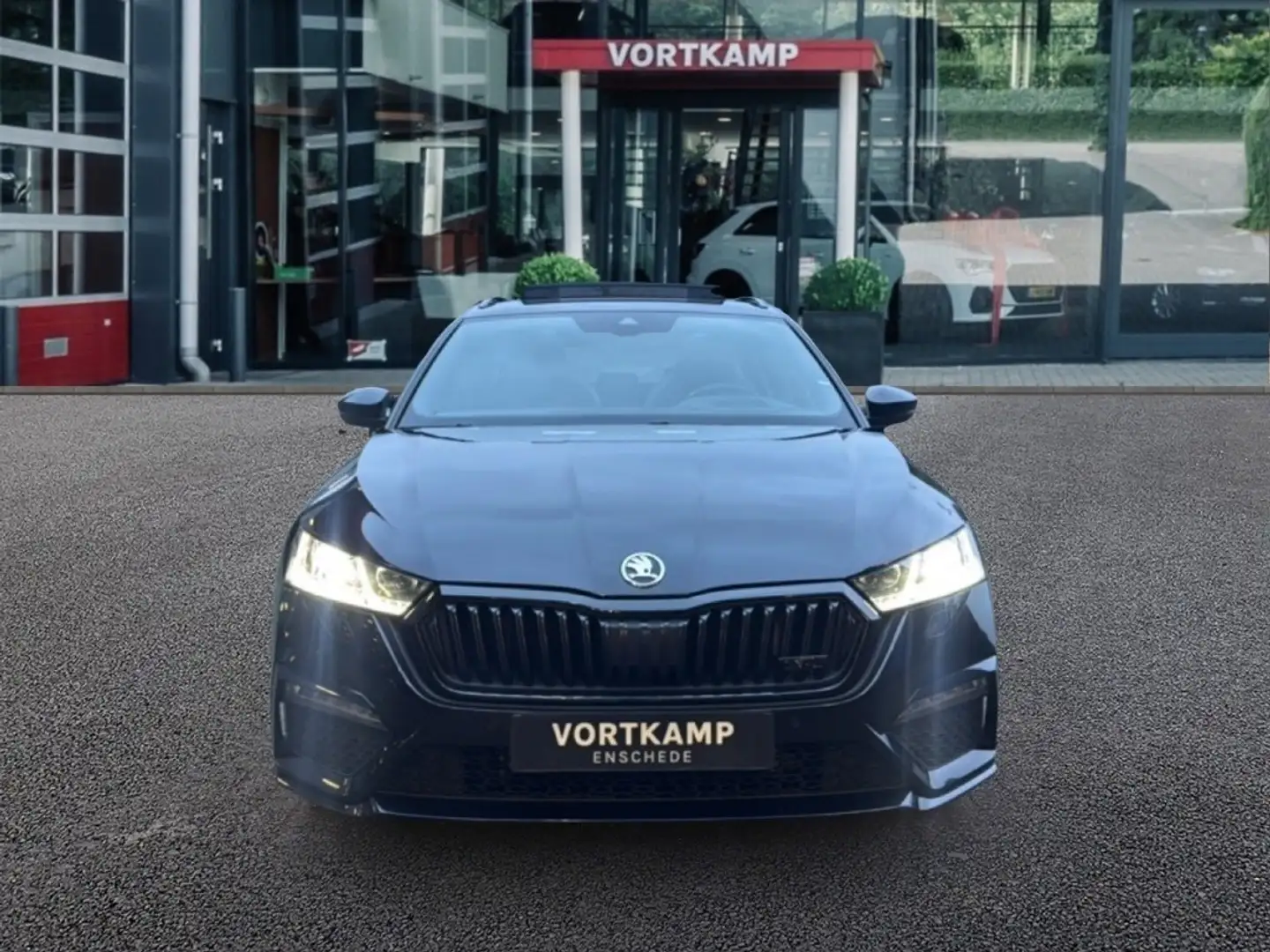 Skoda Octavia 1.4 TSI iV RS FIRST EDITION PANO.DAK/ACC/CAMERA/NA Zwart - 2
