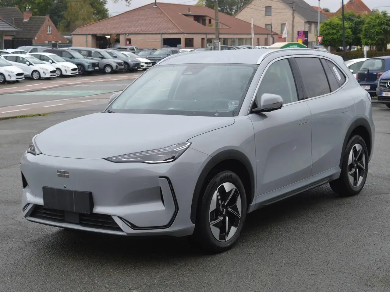 Geely E5