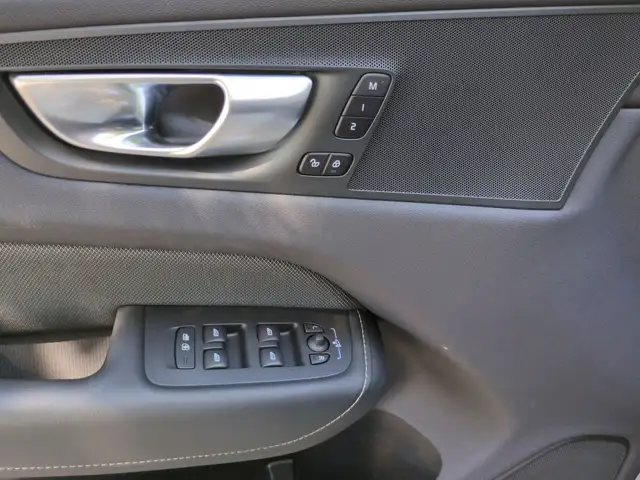 Volvo XC60 view 12