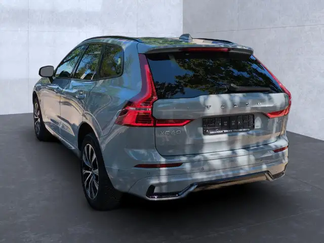 Volvo XC60 view 5