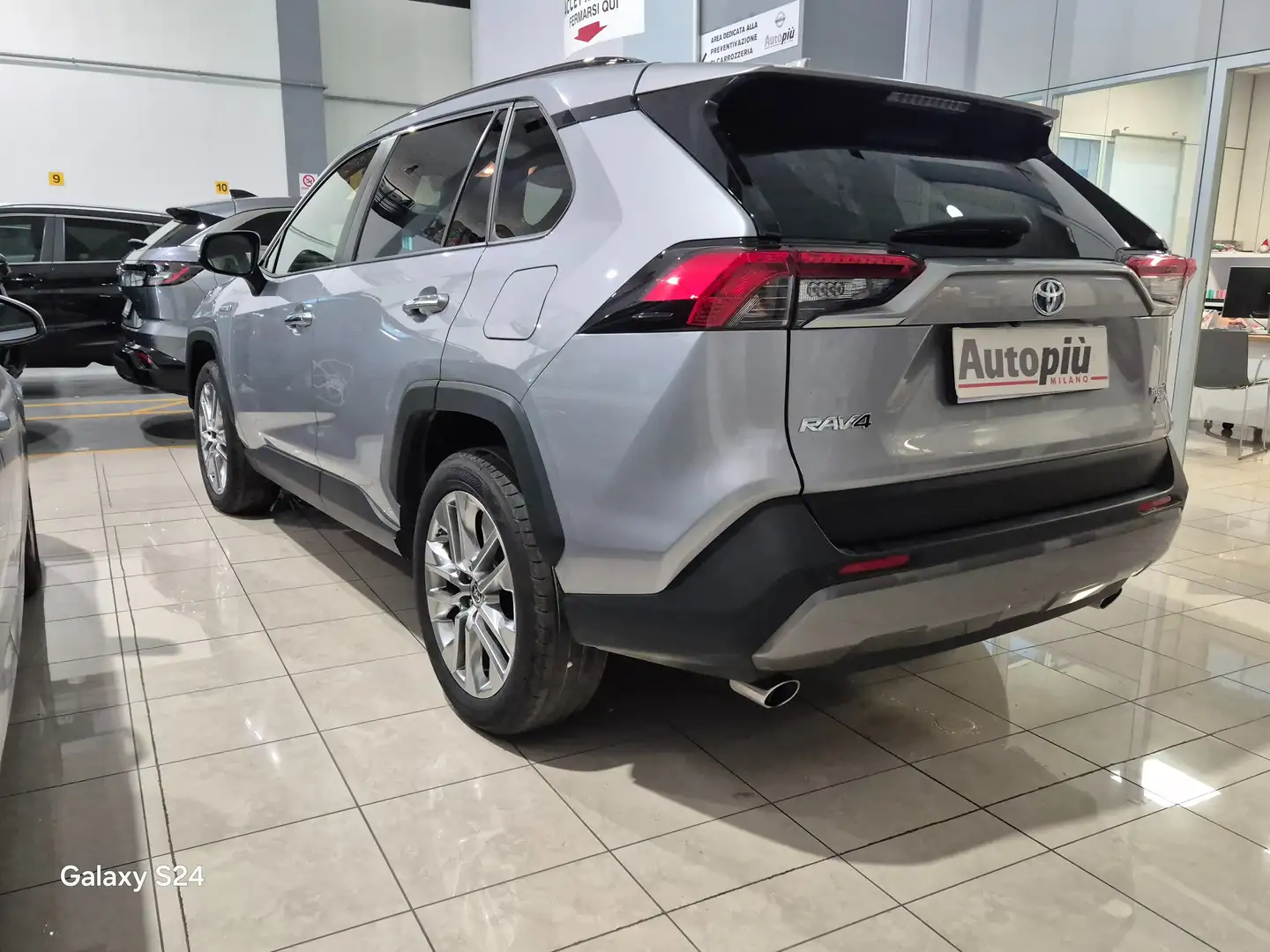 Toyota RAV 4 Rav4 2.5 vvt-ie h Lounge awd-i 222cv e-cvt Silber - 2
