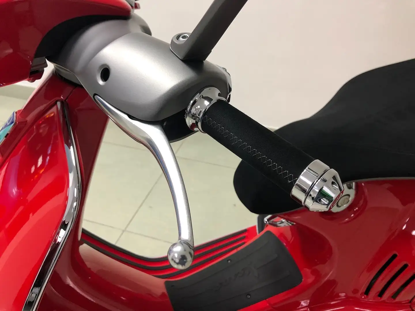 Vespa 946 esemplare unico Rosso - 2
