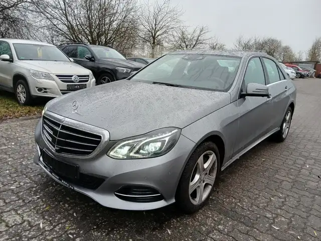 Mercedes-Benz E 400 Massage*DISTR+*360°*AHK*Airmatic*1.Hand!