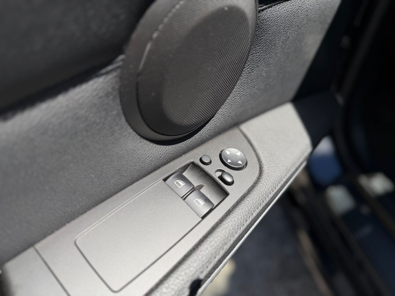 BMW 335 i Coupé M Sport DKG Individual Azuritschwarz — photo 15