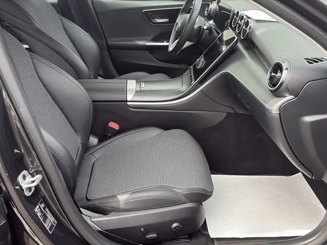 Mercedes-Benz C-Class view 14