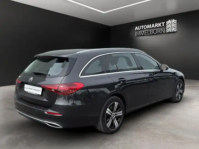 Mercedes-Benz C-Class view 6