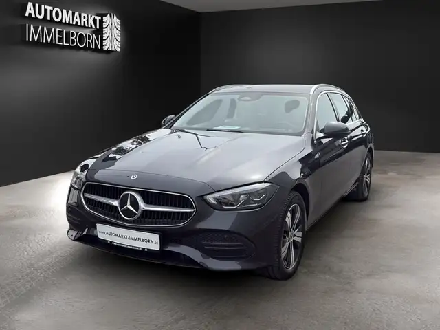 Mercedes-Benz C-Class view 3
