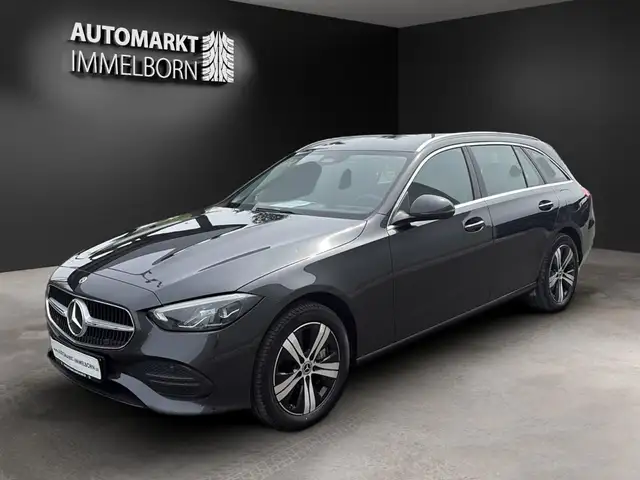 Mercedes-Benz C-Class view 4