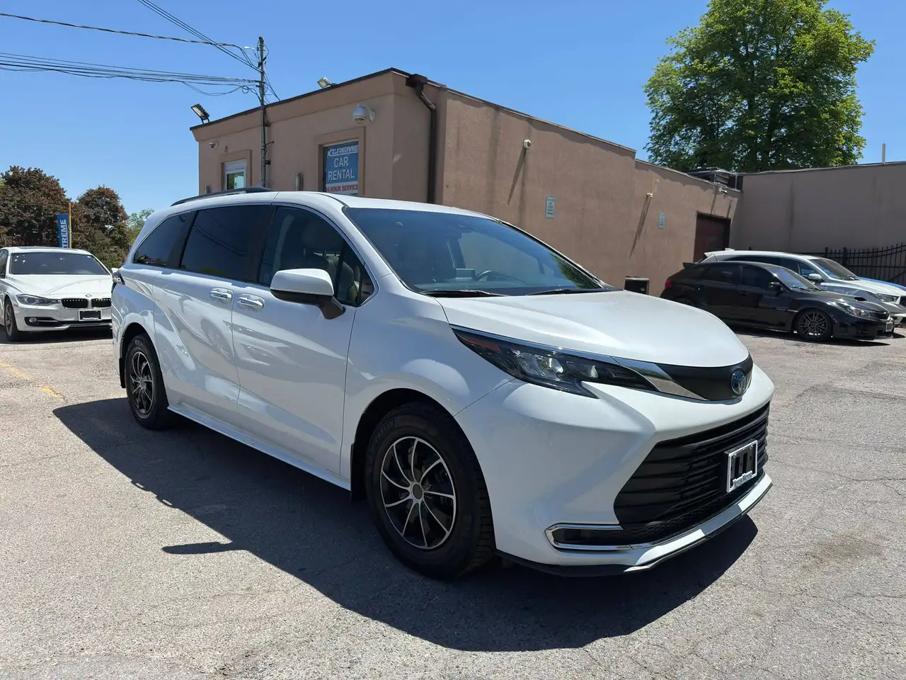 Toyota Sienna снимка Toyota Sienna