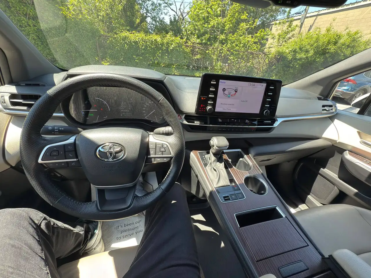 Toyota Sienna снимка Toyota Sienna