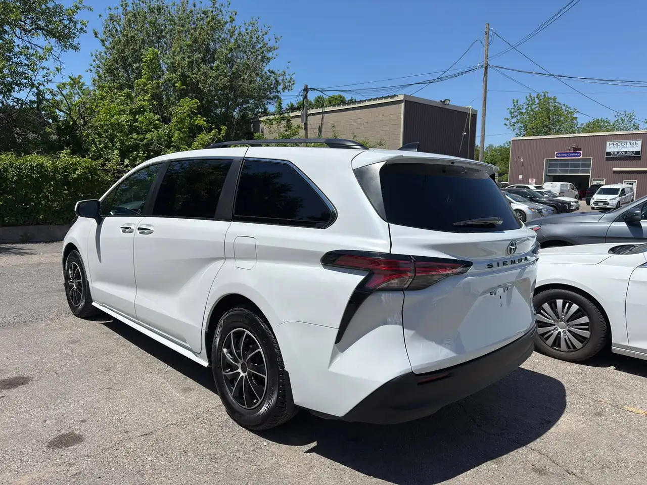Toyota Sienna снимка Toyota Sienna