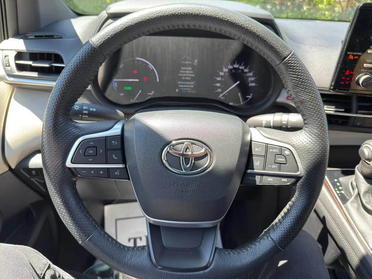 Toyota Sienna снимка Toyota Sienna