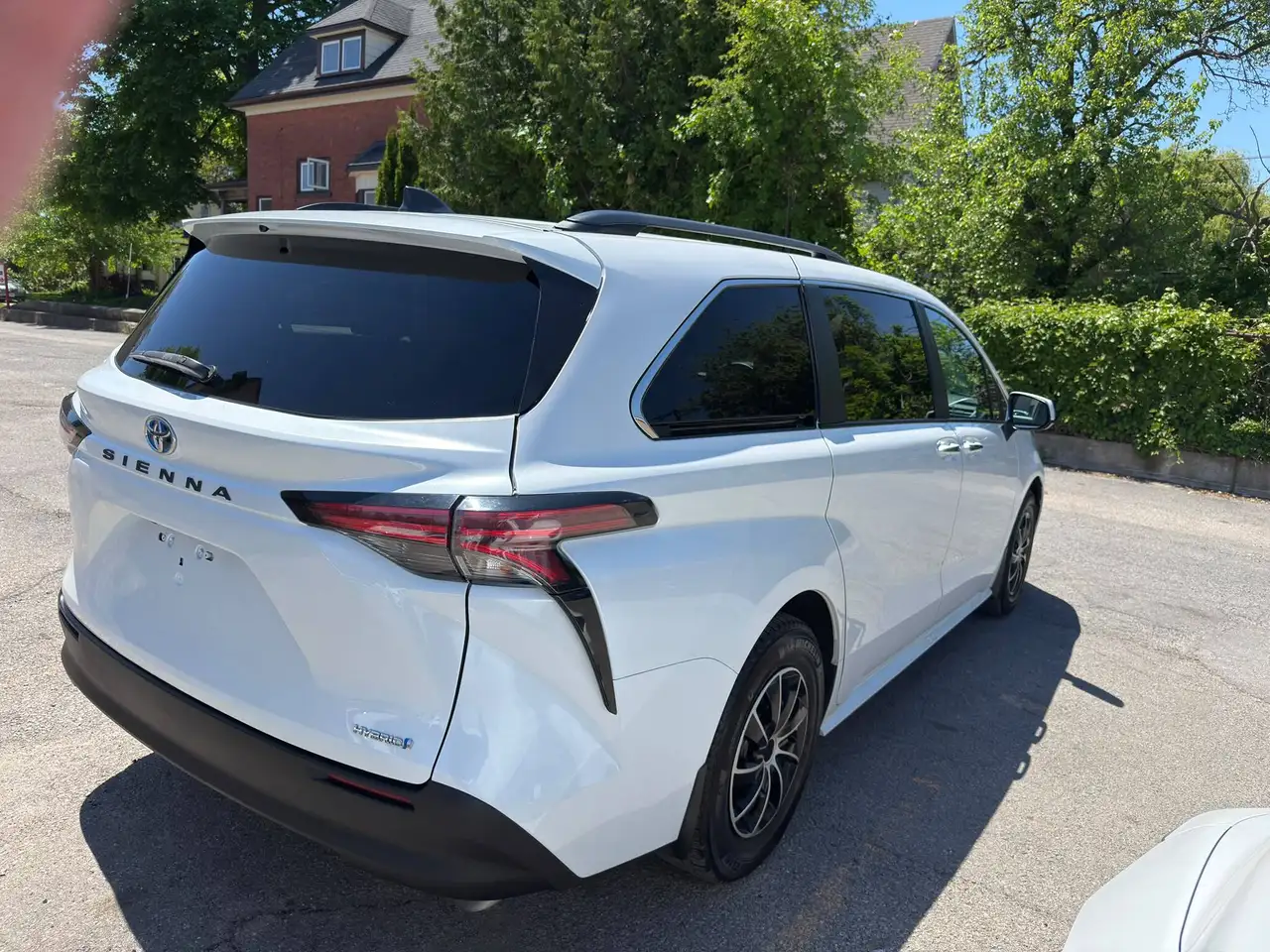 Toyota Sienna снимка Toyota Sienna